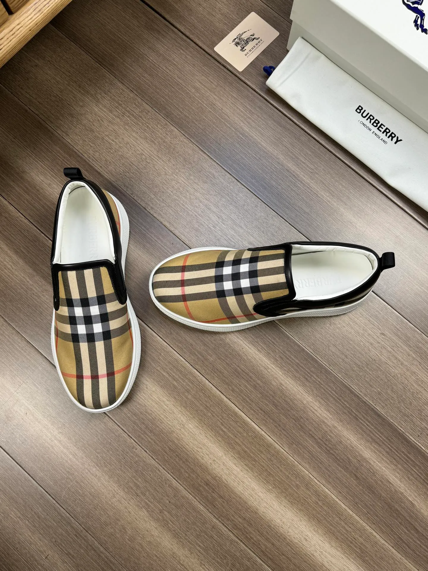 P380 [BURBERRY] Burberry - Upper: imported 🔝 brand totem cloth, heel brand webbing decoration - Inner: water-dyed cowhide - Outsole: ultra-light rubber; two-color molded outsole - Super high quality control, fine workmanship: highlighted (high-end, extravagance, grade) -Size: 38-44 (Male 45, can be customized)